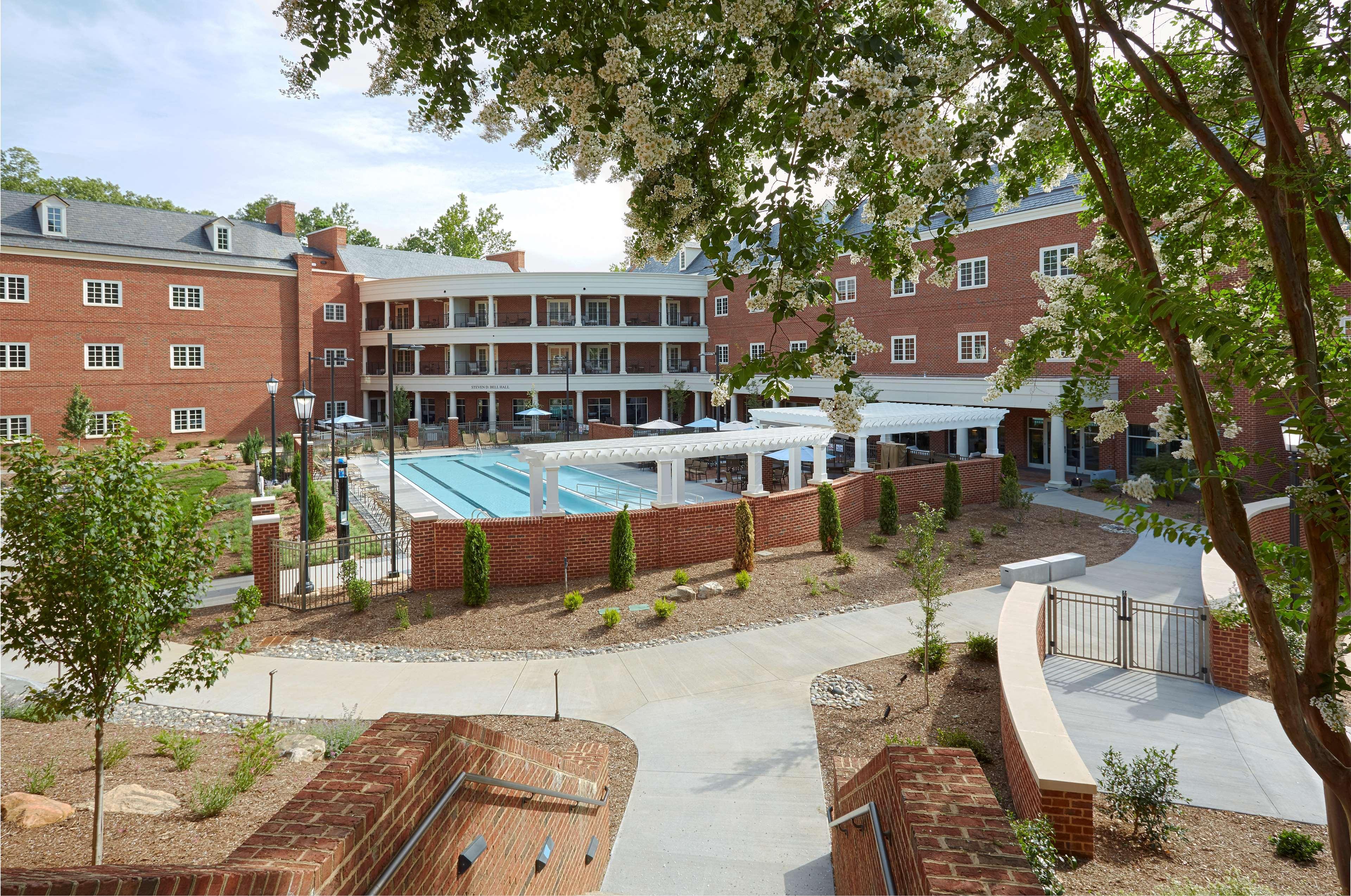 Rizzo Center, A Destination By Hyatt Hotel Чейпъл Хил Екстериор снимка