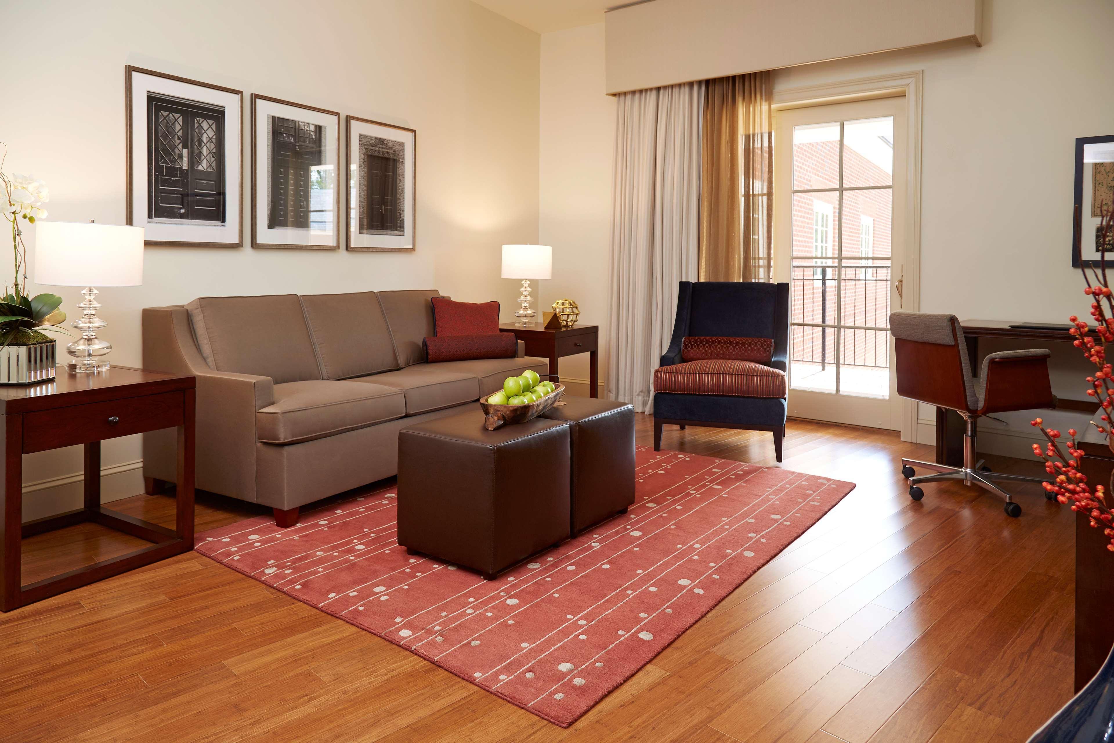 Rizzo Center, A Destination By Hyatt Hotel Чейпъл Хил Екстериор снимка