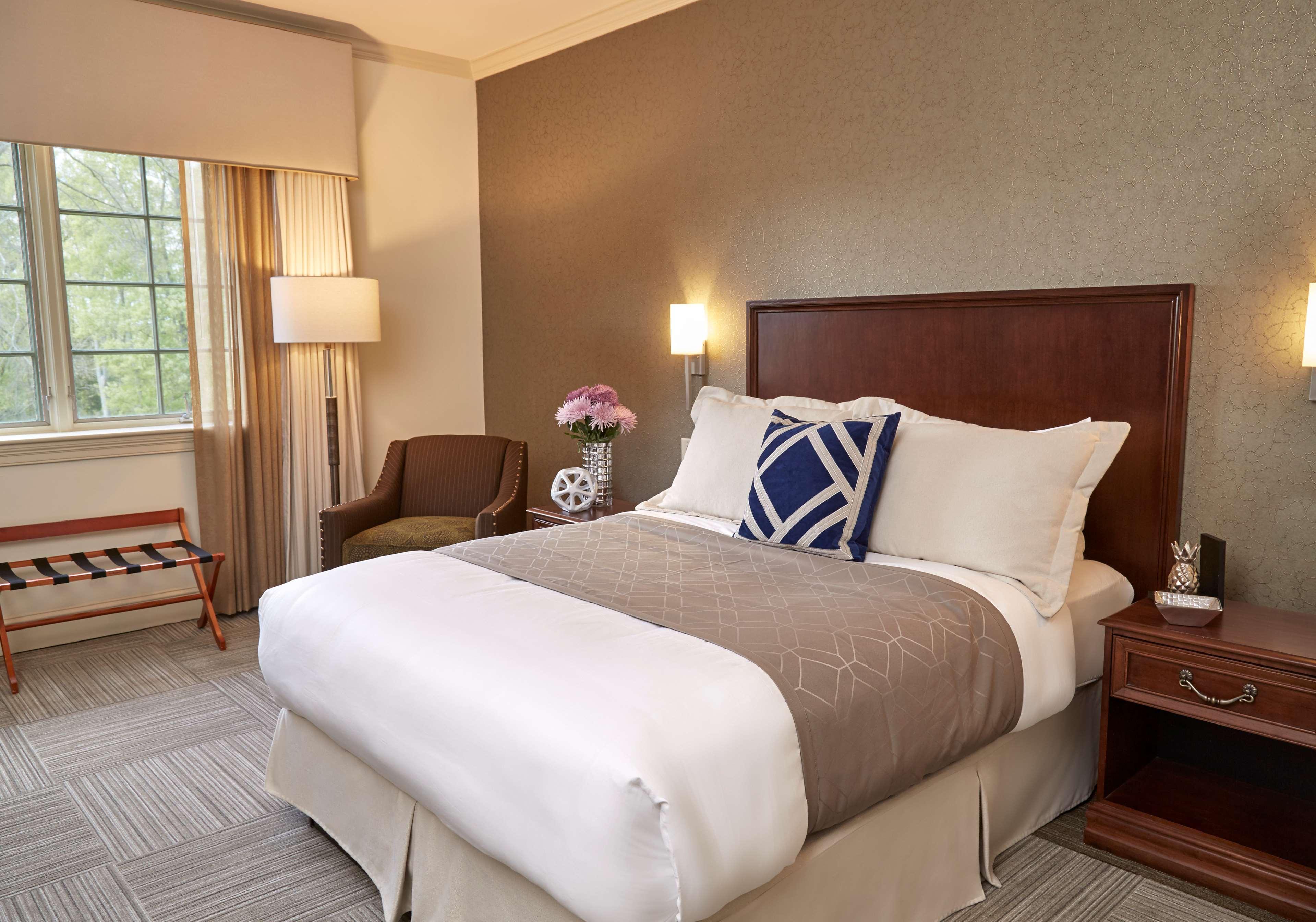 Rizzo Center, A Destination By Hyatt Hotel Чейпъл Хил Екстериор снимка