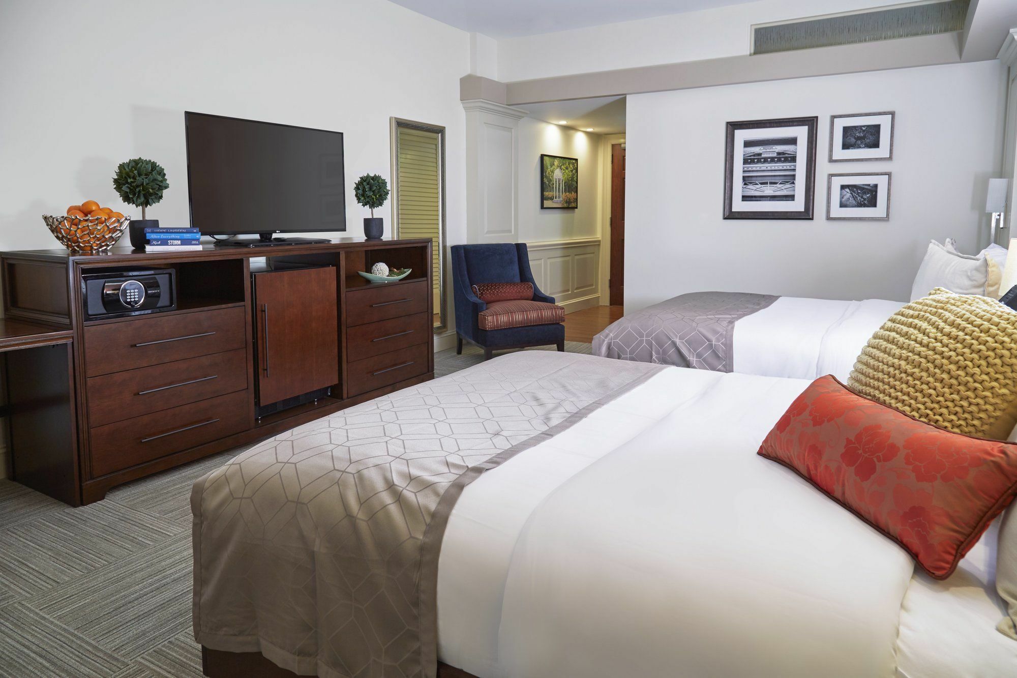Rizzo Center, A Destination By Hyatt Hotel Чейпъл Хил Екстериор снимка